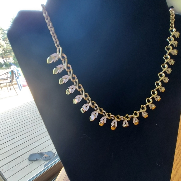 Vintage Chain Necklace w/Leaf Design/ Goldtone & Enamel.VGC & Attractive! - Picture 3 of 13